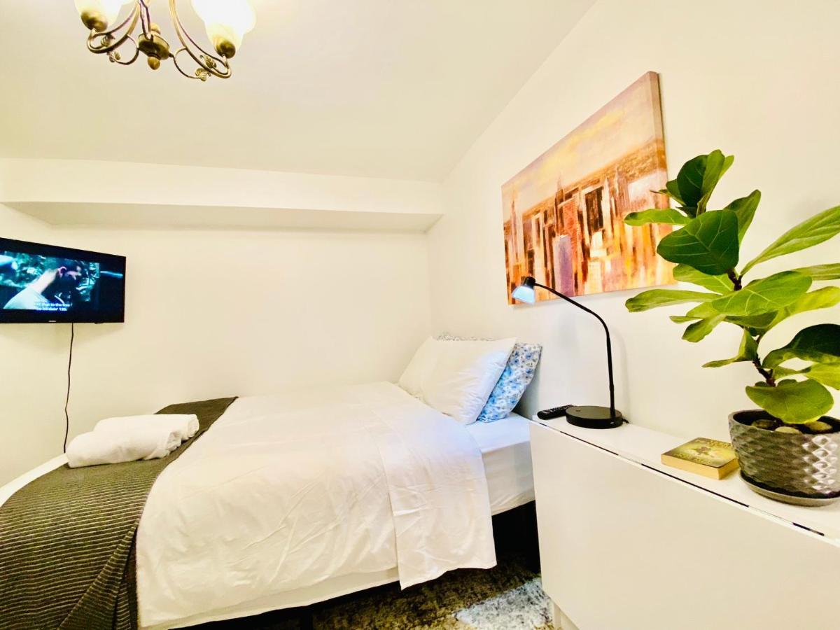 Toronto Bed & Breakfast - Free Parking Exterior foto