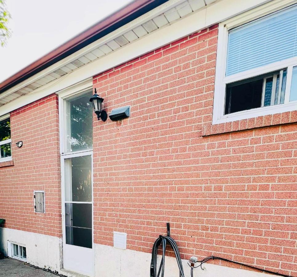 Toronto Bed & Breakfast - Free Parking Exterior foto