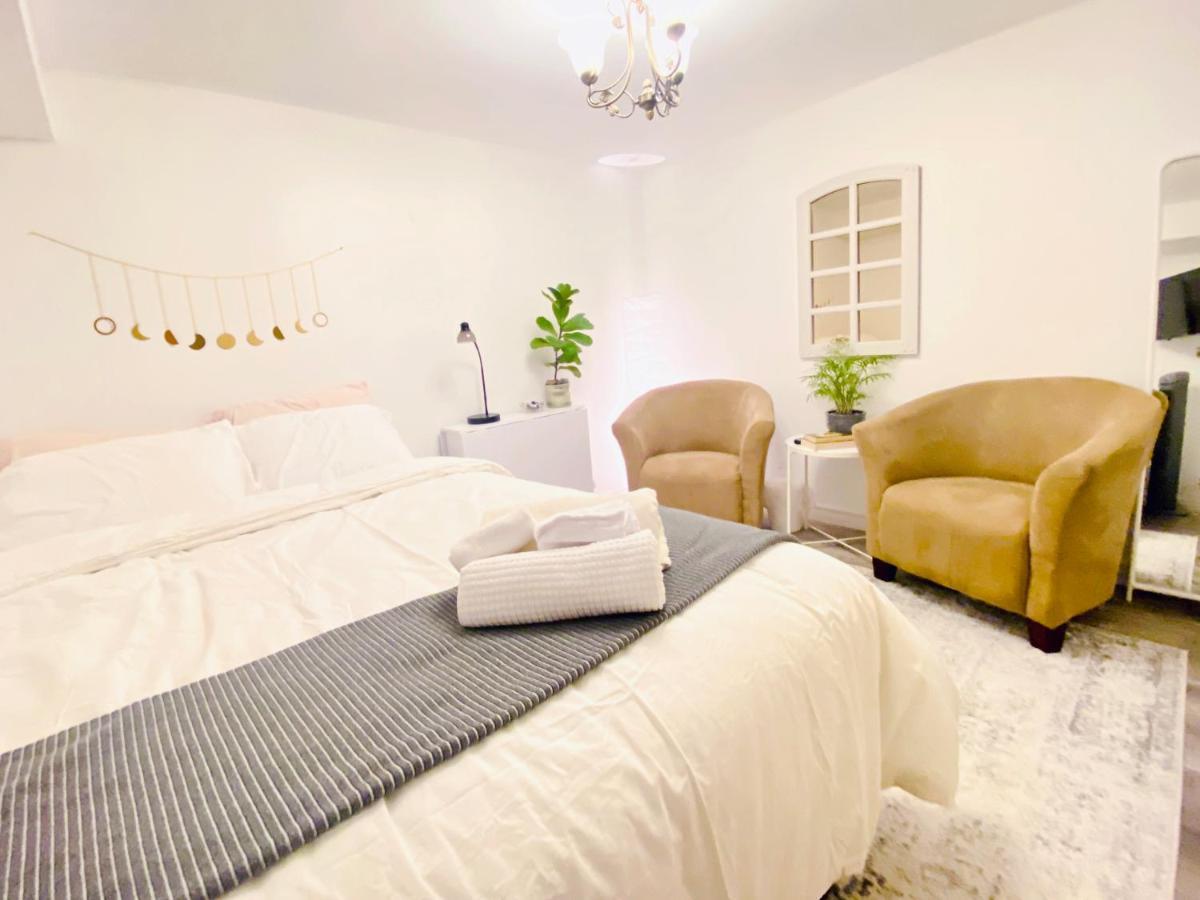 Toronto Bed & Breakfast - Free Parking Exterior foto
